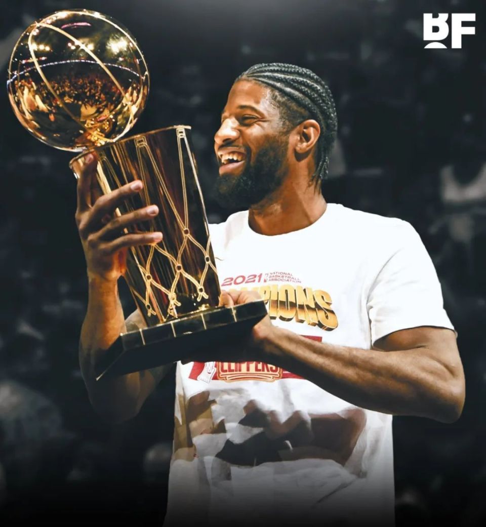 斯基拉：尤文希望续租穆阿尼并附带买断权，已与巴黎积极接触