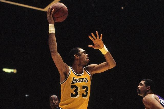 波尔津吉斯30+8杜兰特空砍30分 凯尔特人大胜太阳