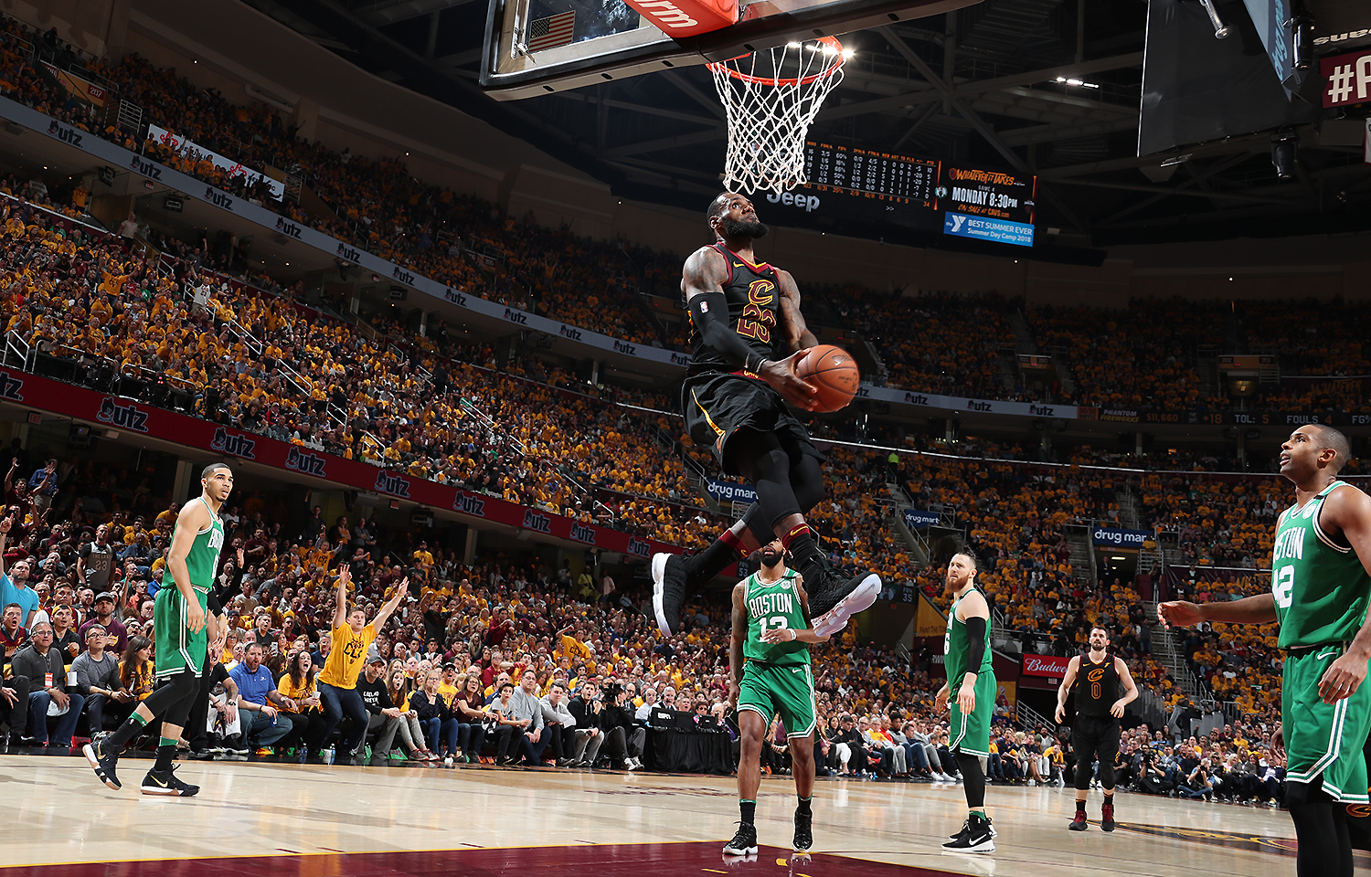 为什么跑垒员必须踩踏每一个垒包