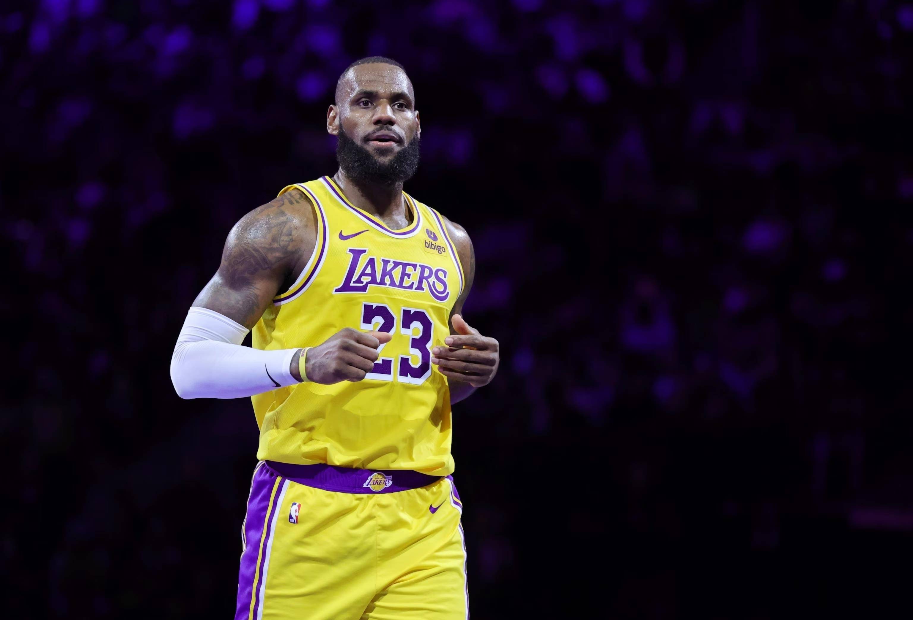 贵州小伙陈治龙 挑战5.6世界巅峰难度李四光跳成功 全场沸腾了＂