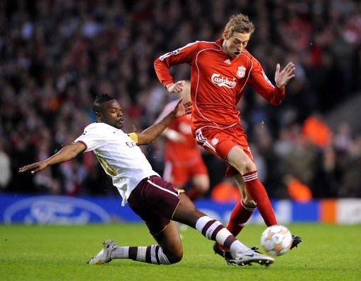 狂轰56分变魔术 227再成柯里“爆发日”