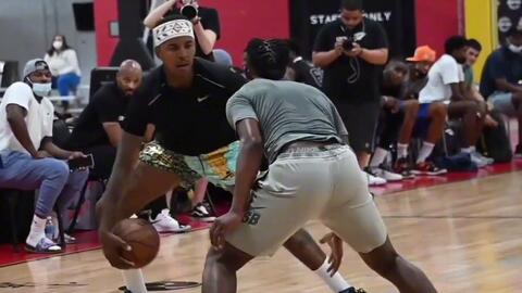 乔·迪马乔（Joe DiMaggio）达成连续 56 场安打神迹，至今仍被视为最难打破的纪录之首