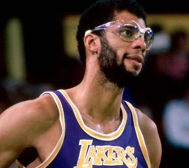 松坂大辅首场美职先发狂飙 10 次三振，兑现了“平成怪物”的期待